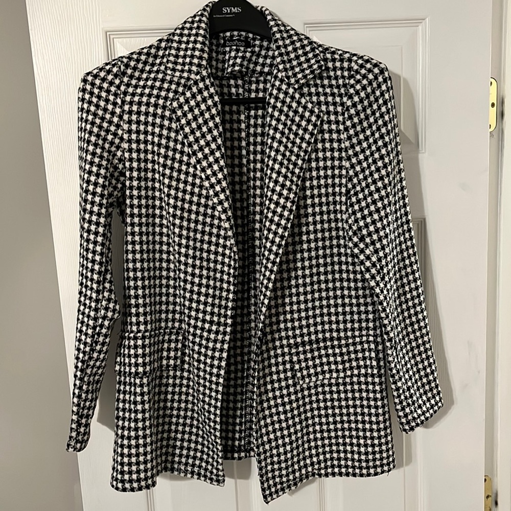 Houndstooth ladies blazer, lightweight, size 6
